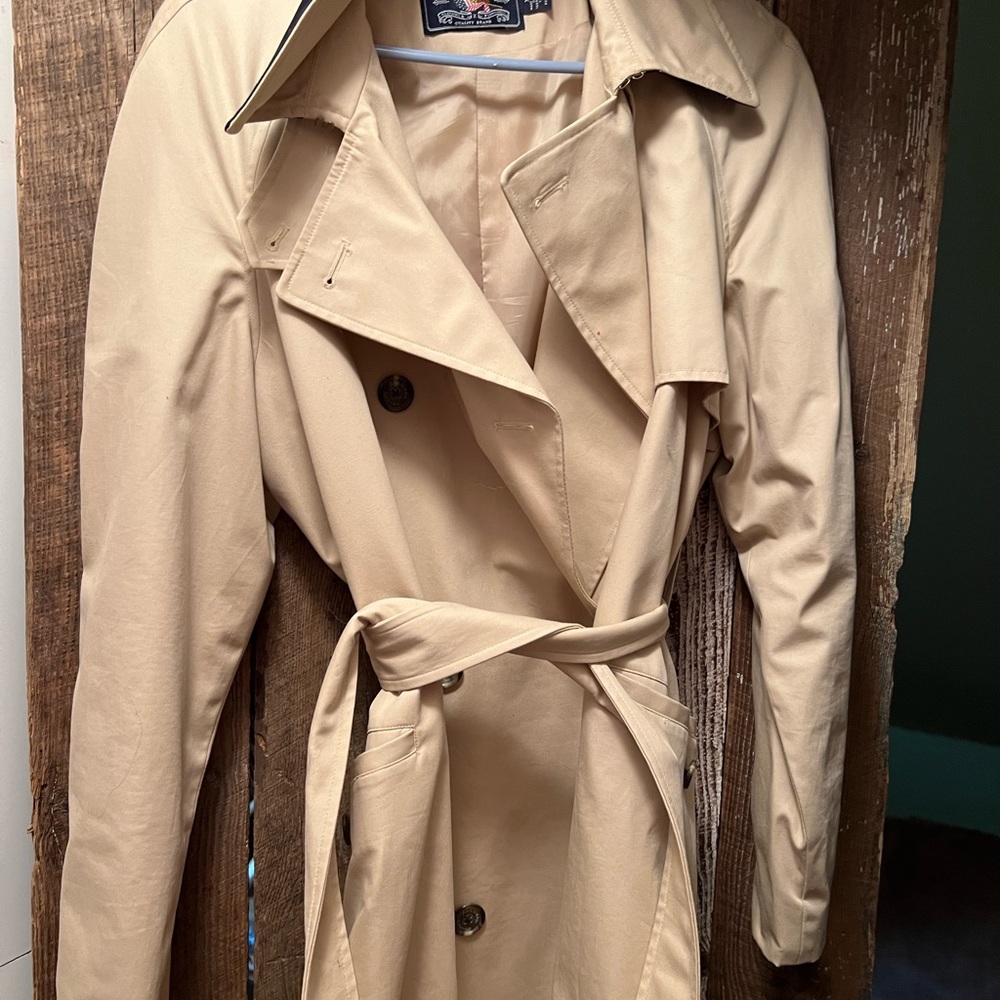 Short rain jacket